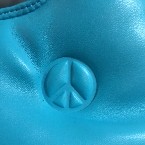 Blue bag/purse with peace signs on front - Picture 8 of 8